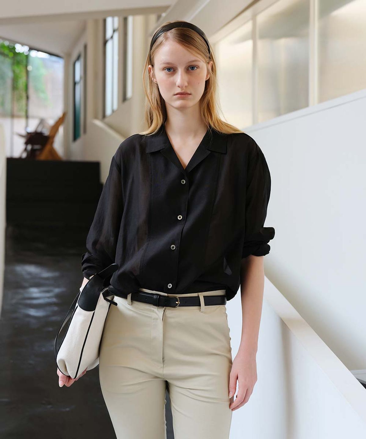 더라이(THERYE) Sheer Textured Shirt(Black)