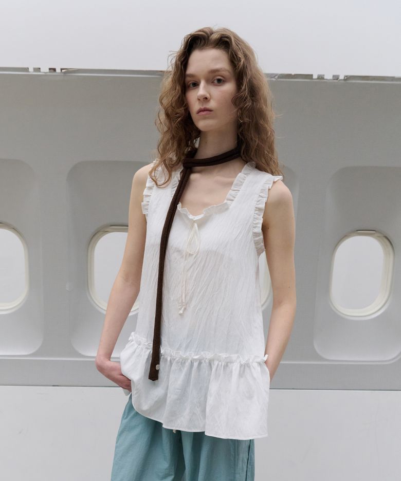 Minimal Sleeveless Blouse (Ivory)
