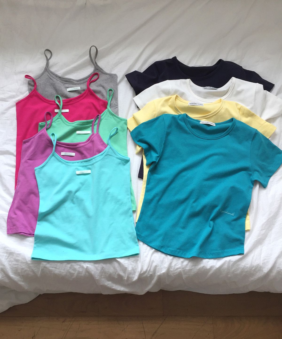 뉴욕웍스(NEWYORKWORKS) [2 PACK] 컬러 데일리 스트랩 슬리브리스& 라운드 숏 슬리브 티셔츠 (9color)