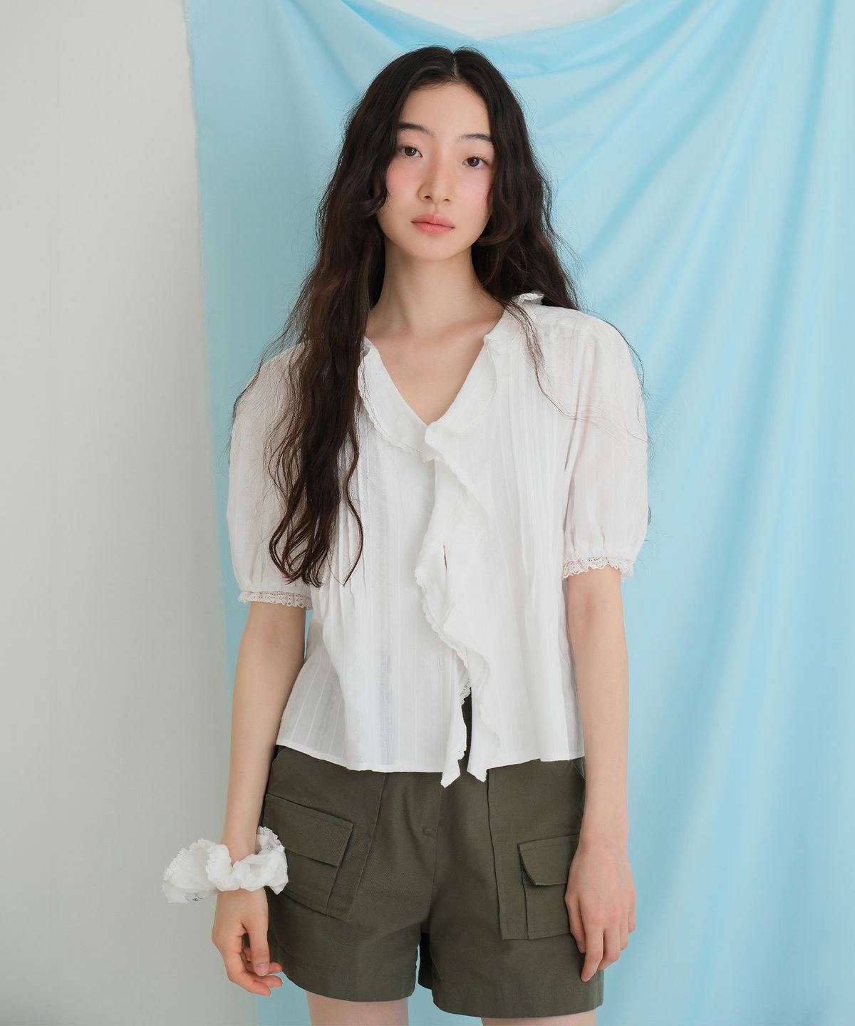 모의(MOUI) Ruffle lace blouse (O/WHITE_half sleeve)