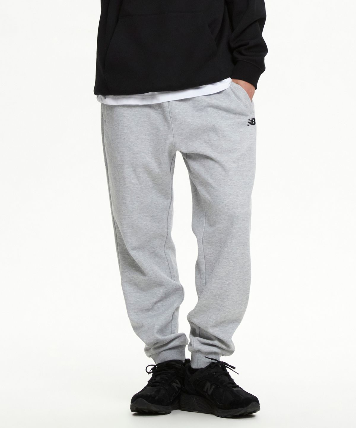 뉴발란스(NEW BALANCE) NBMLGCO103 / UNI 에센셜 조거 팬츠 (M/GRAY)