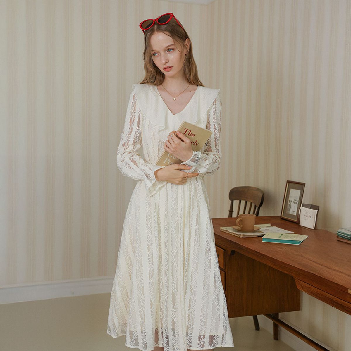 던드롭(DUNDROP) DD_Ruffle sailor collar lace dress_IVORY