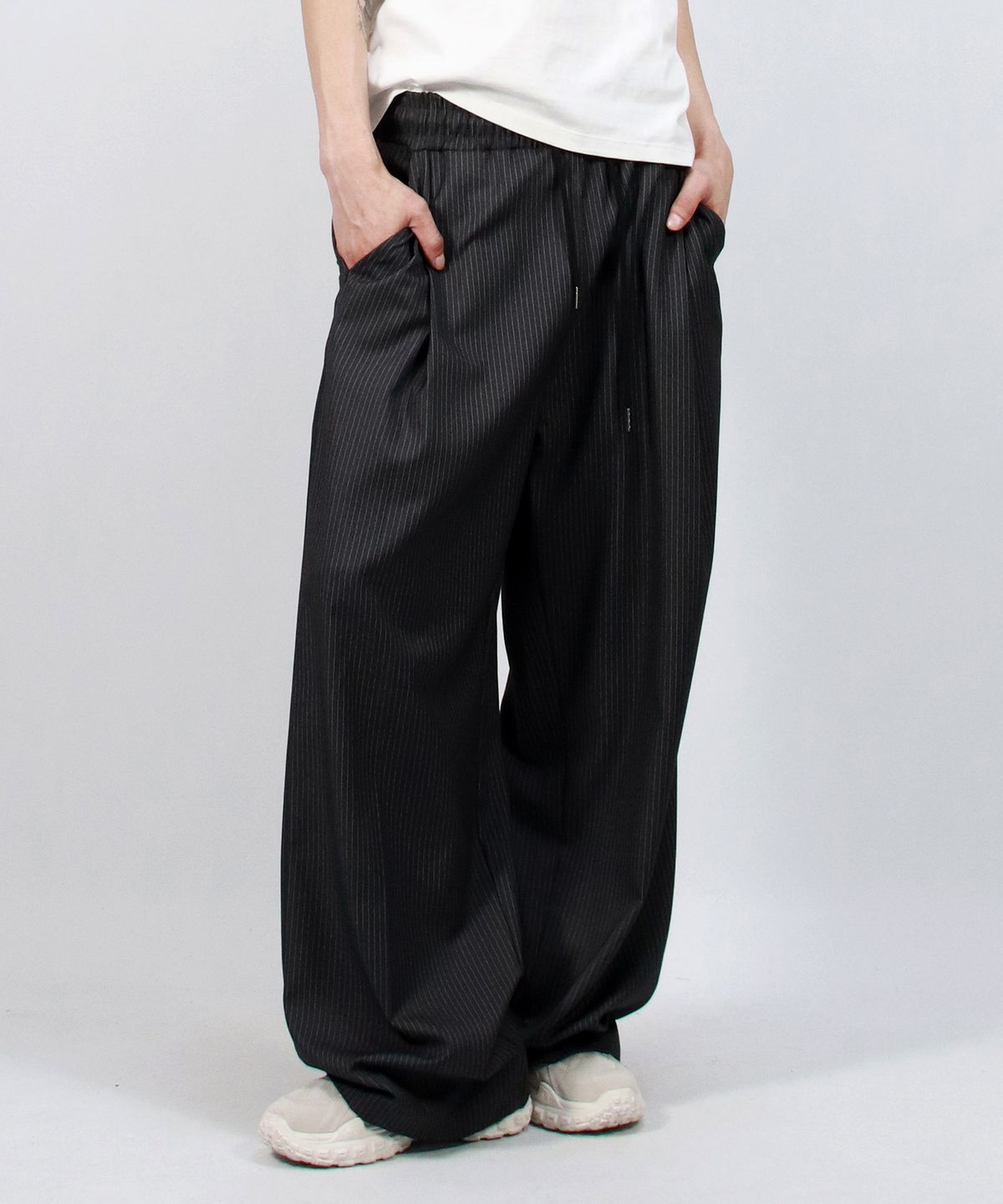 드마크(DEMARC) M Pin Stripe Slacks Semi-Wide One-Tuck Pants