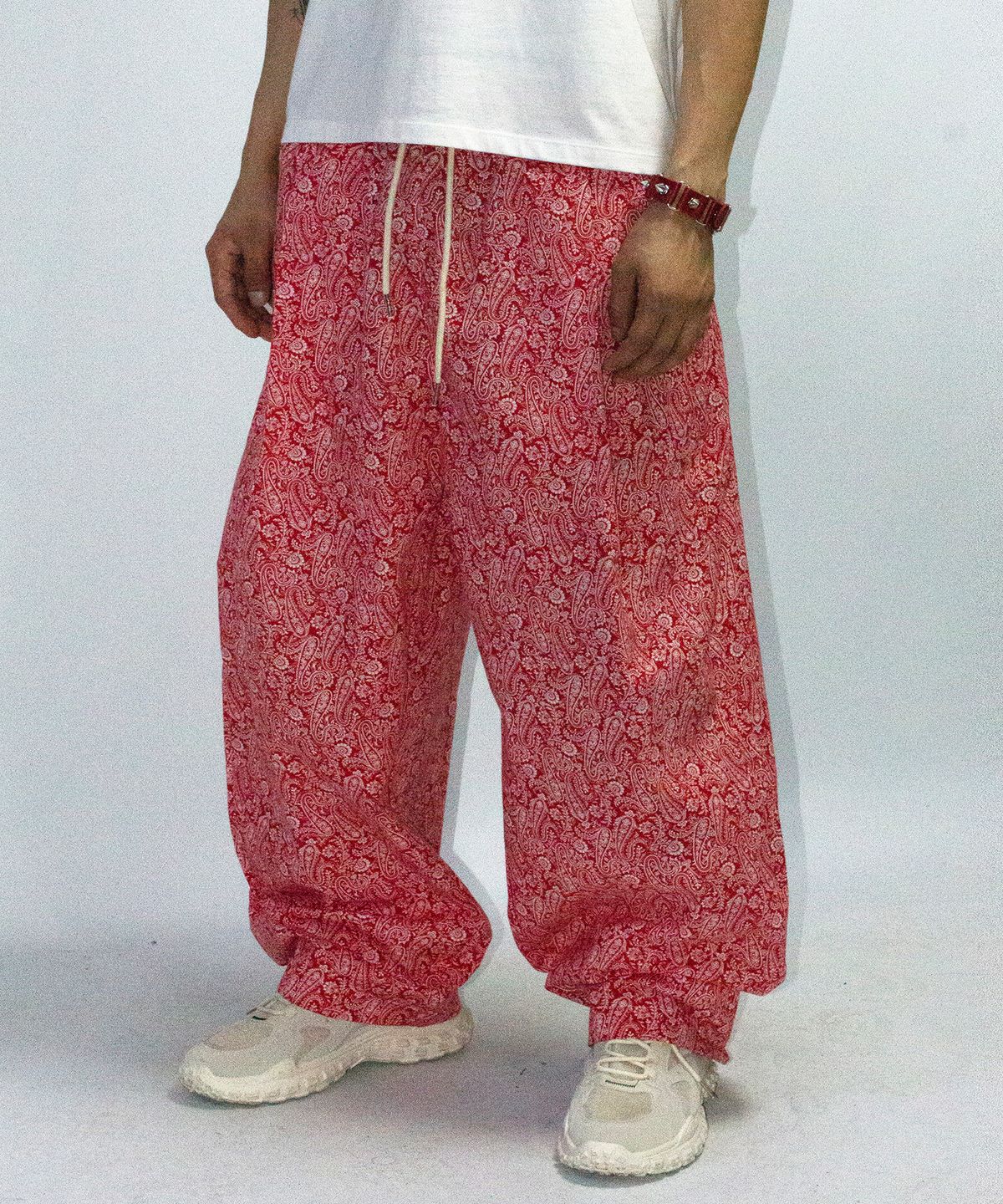 드마크(DEMARC) M Paisley side one tuck curved wide pants  Red