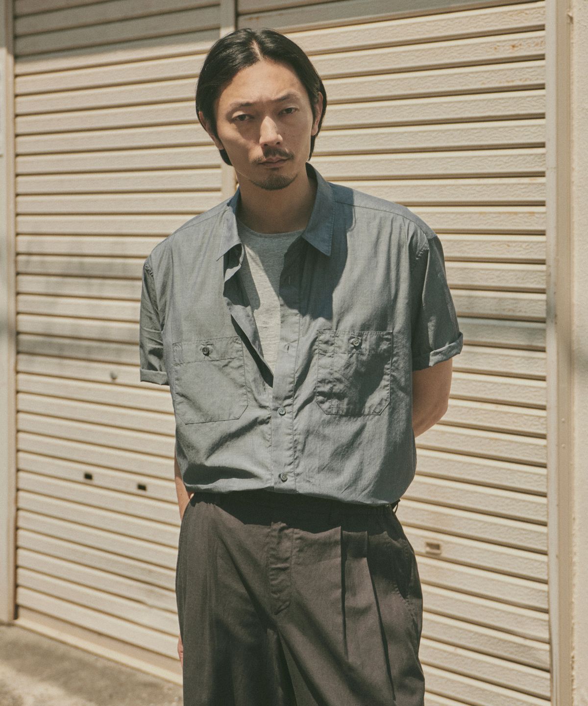 어나더 오피스(ANOTHER OFFICE) Writer Chambray Shirt (Asphalt)