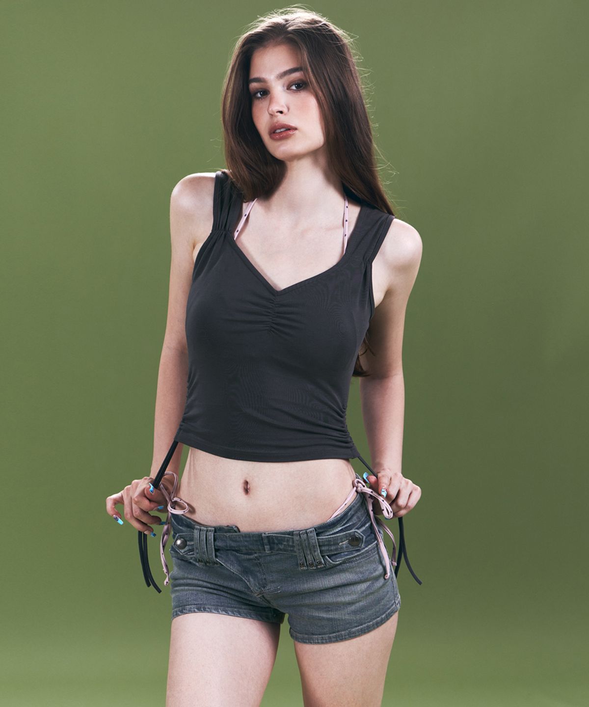 플리즈노팔로우(PLEASENOFOLLOW) Mov Shirring Sleeveless Top (Charcoal)