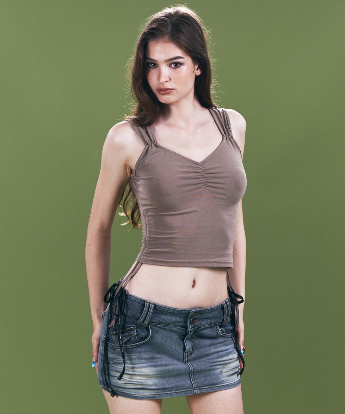 플리즈노팔로우(PLEASENOFOLLOW) Mov Shirring Sleeveless Top (Mocha)
