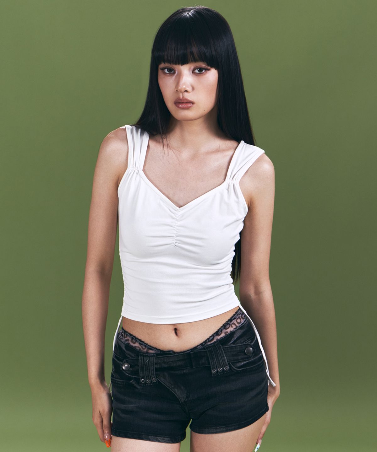 플리즈노팔로우(PLEASENOFOLLOW) Mov Shirring Sleeveless Top (White)