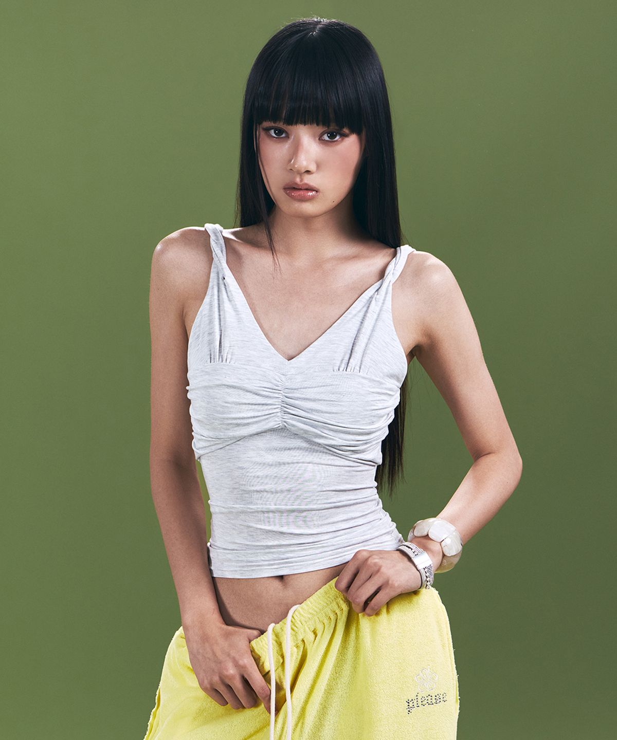 플리즈노팔로우(PLEASENOFOLLOW) Shell Shirring Sleeveless Top (White Melange)