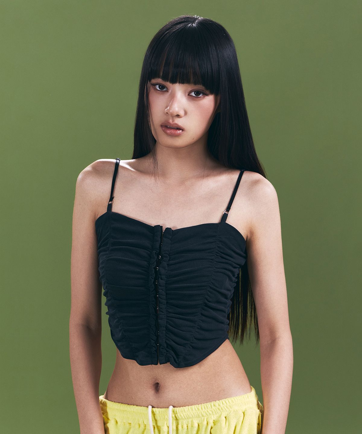 플리즈노팔로우(PLEASENOFOLLOW) Lilian Shirring Sleeveless Top (Cool Charcoal)
