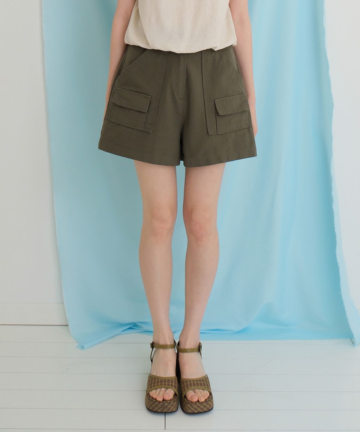 모의(MOUI) Cargo pocket shorts (KHAKI)