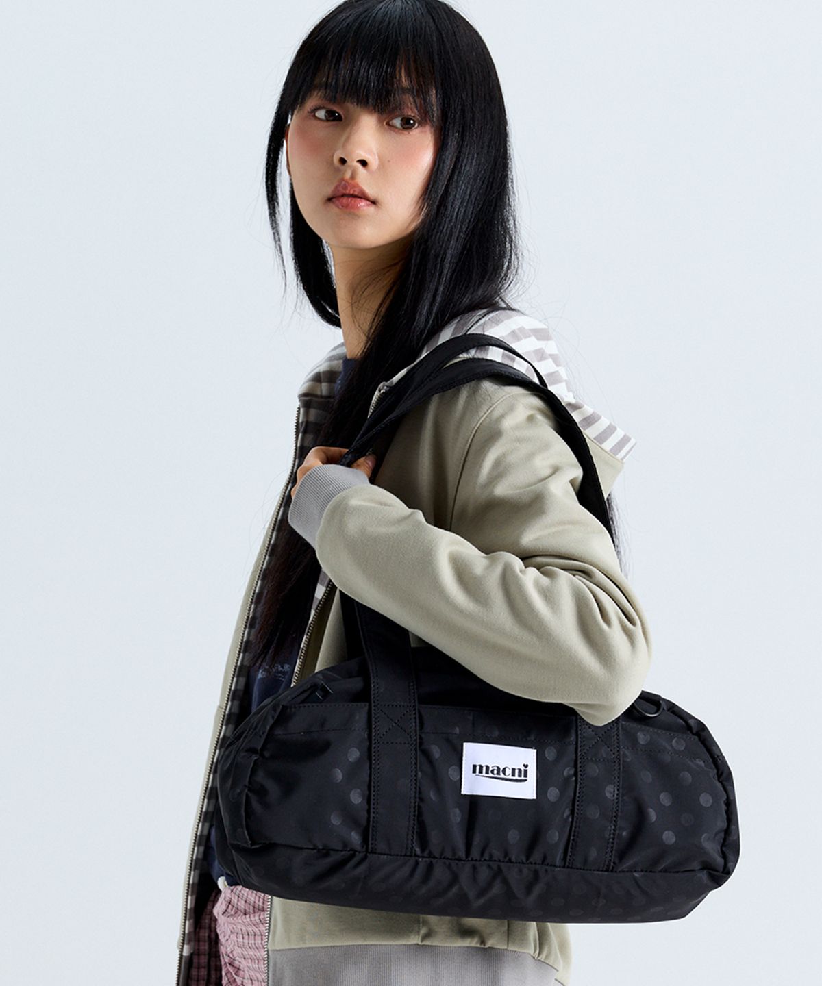 마크니(MACNI) DUFFLE SHOULDER BAG DOT BLACK