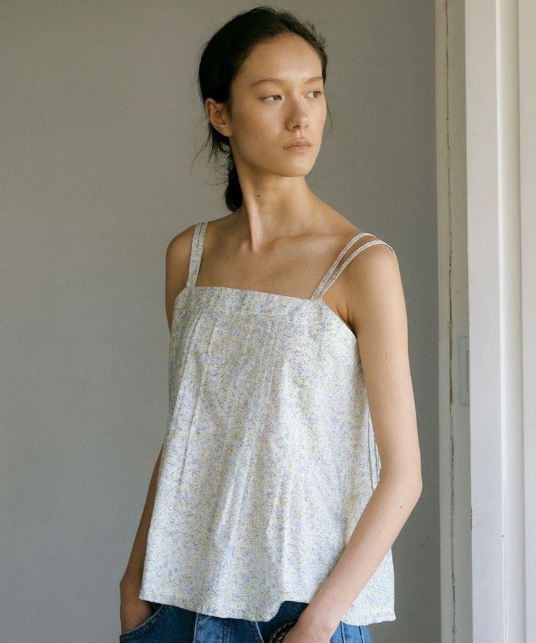 RUFF PINTUCK SLEEVELESS TOP -FLORAL