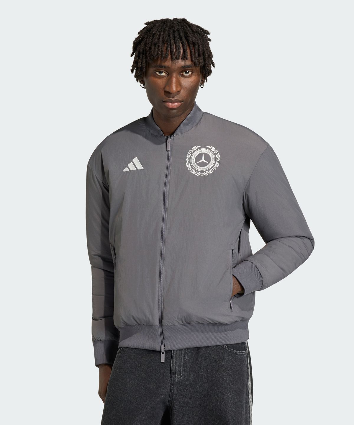 아디다스(ADIDAS) 메르세데스 - AMG F1 팀 실버 애로우 아이콘 남성 재킷 KR3572