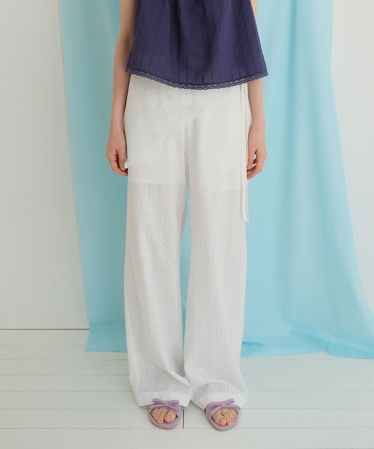 모의(MOUI) Light eyelet banding pants (O/WHITE)
