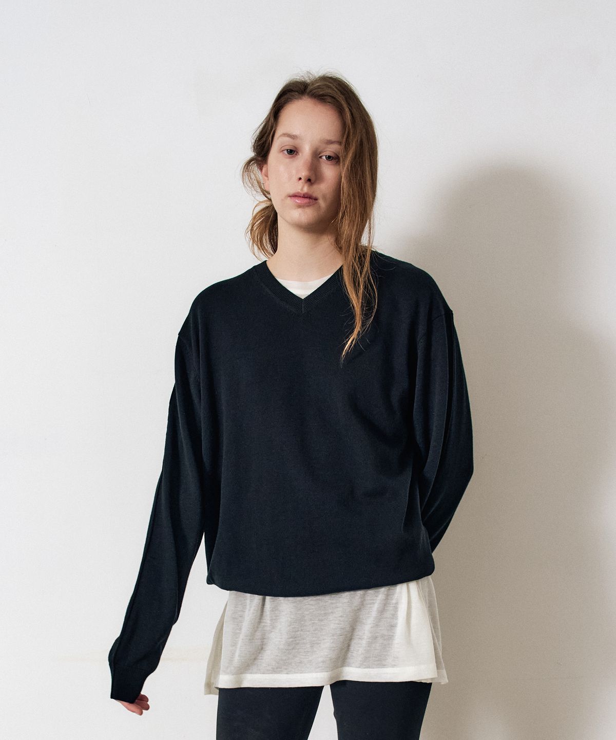 이지오 우먼(EZIO WOMEN) W Essential V-Neck Knit_Black
