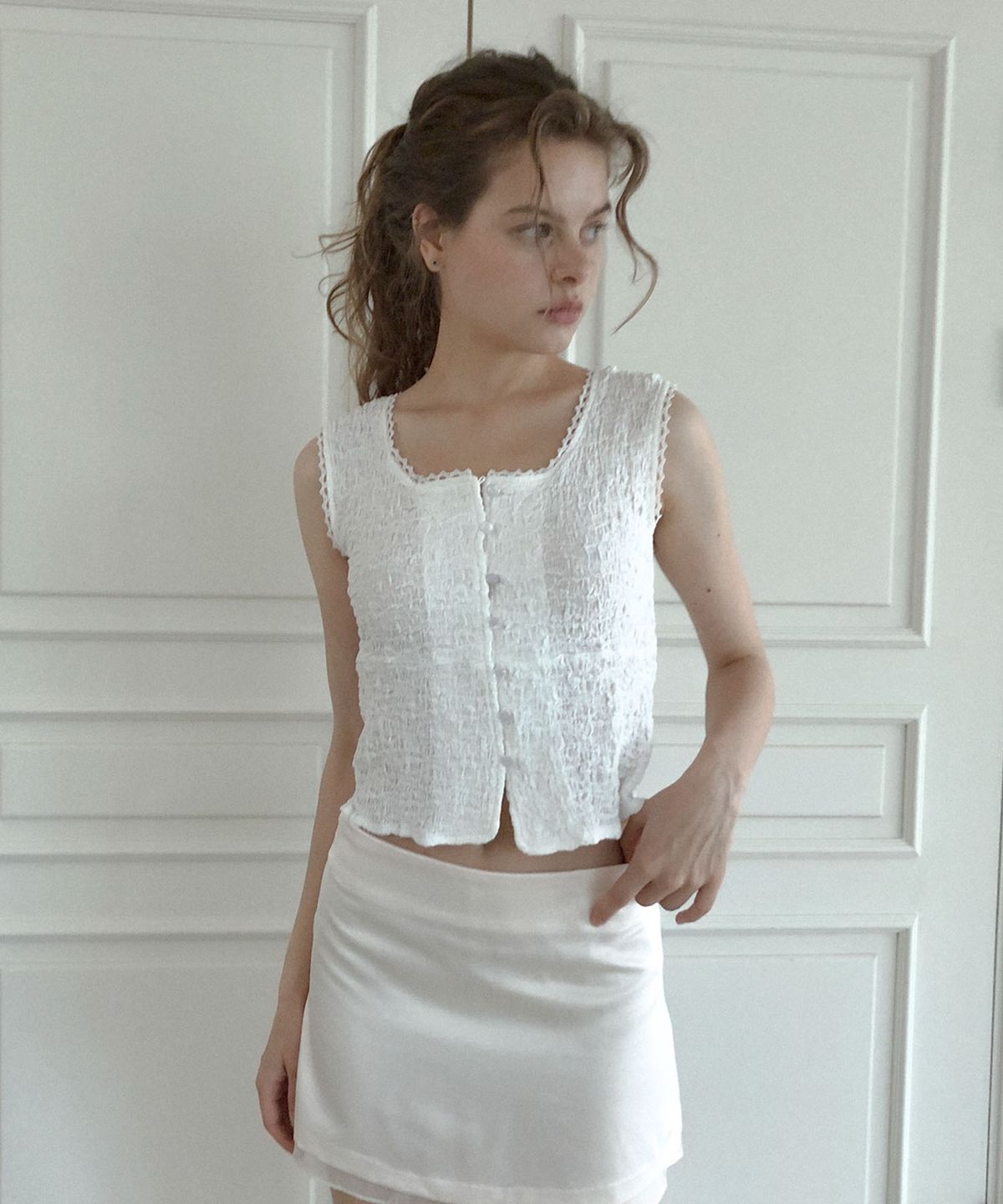 딜라이디(DELIDI) Fors sleeveless blouse (white)