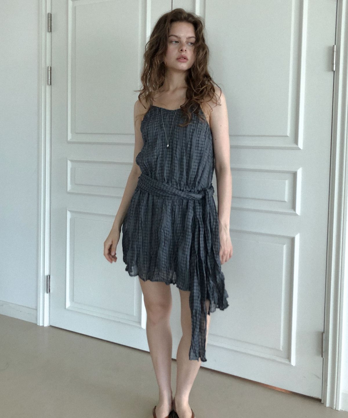 딜라이디(DELIDI) Cordelia check sleeveless dress (navy)