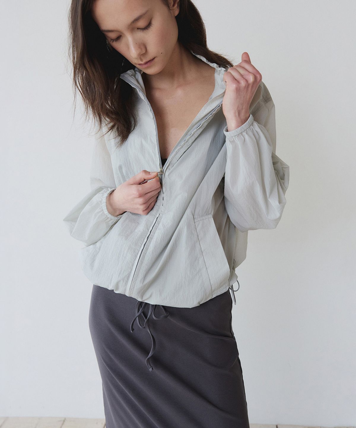 이어닝(YEARNING) SHEER LIGHTWEIGHT ZIP-UP, LIGHT GREY