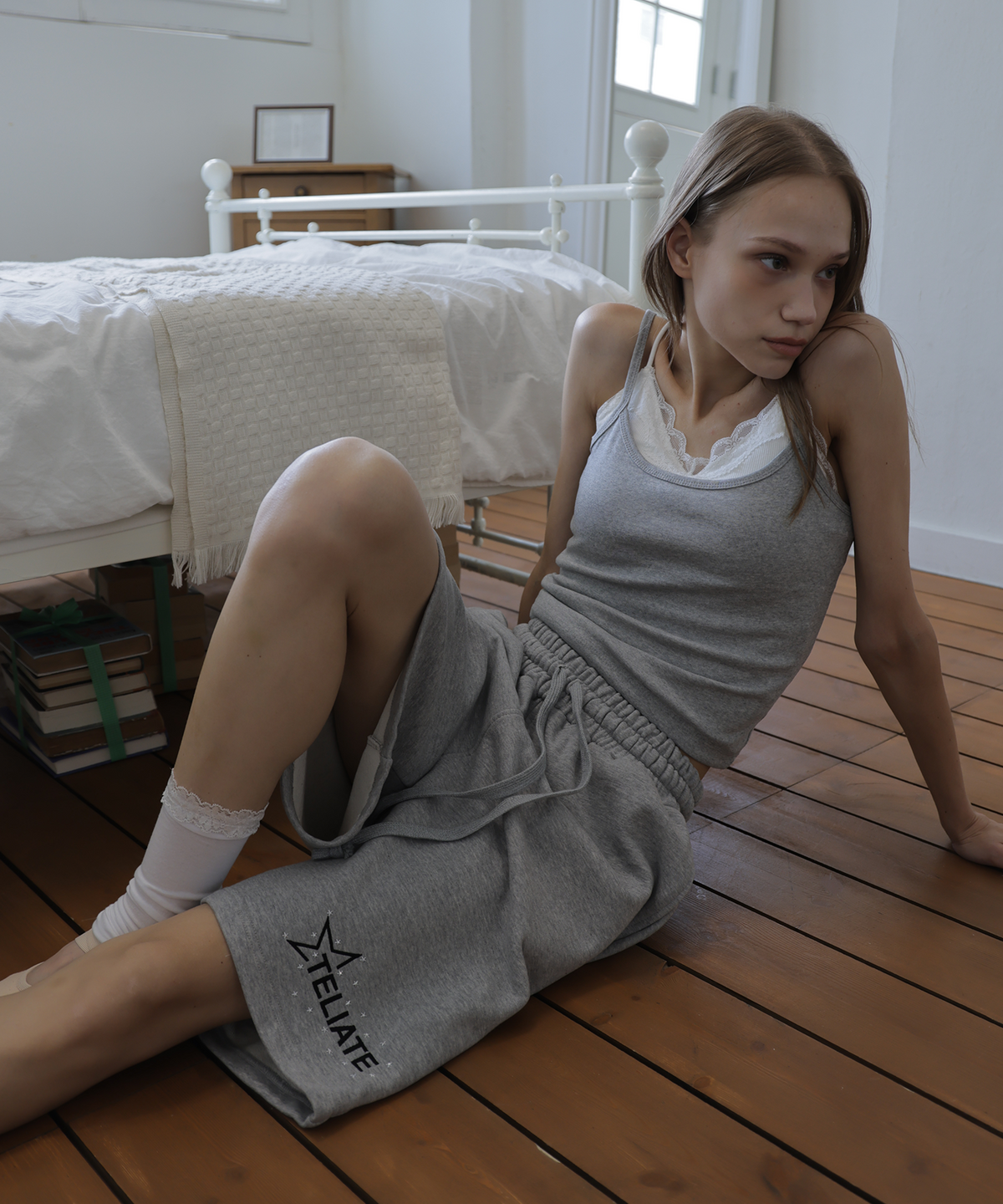 태리아떼(TELIATE) Signiture Sweat Shorts (Gray)