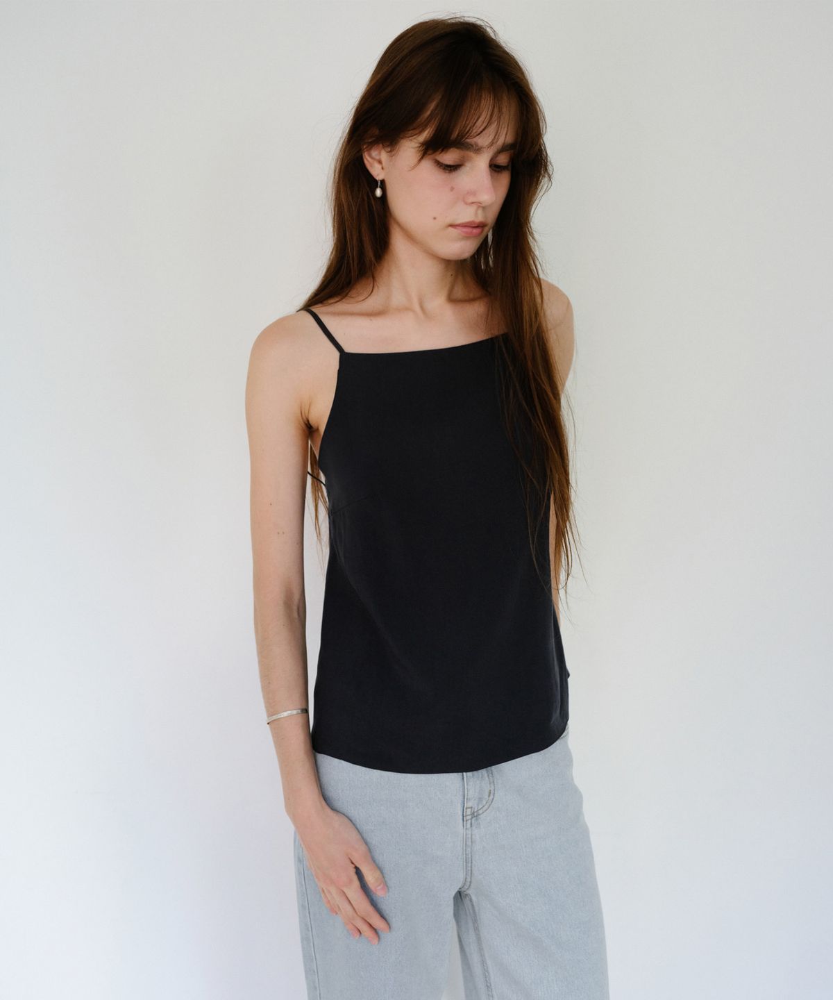 더 릴(THE LILLE) Reah Back Line Blouse_Navy