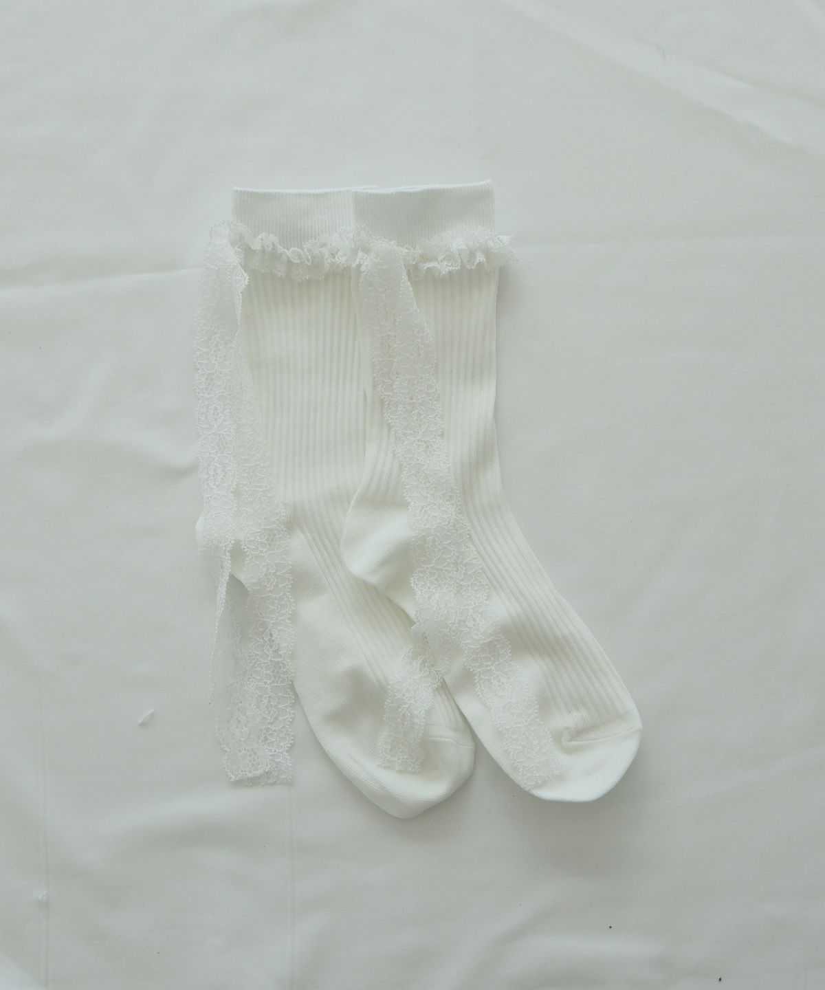 핑크파인애플(PINK PINEAPPLE) ［2PCS 1SET］DAINTY RIBBON LACE SOCKS_WHITE