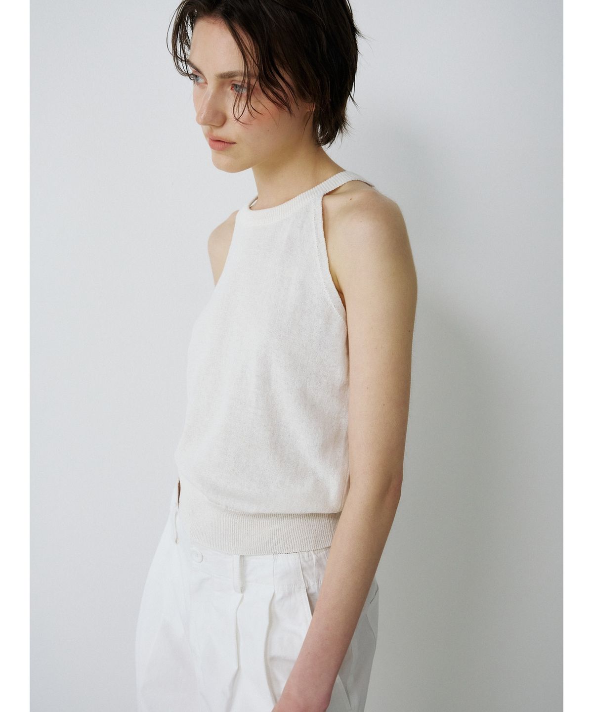 닌닛(NINNIT) [2nd] Open-back halter knit top (IVORY)