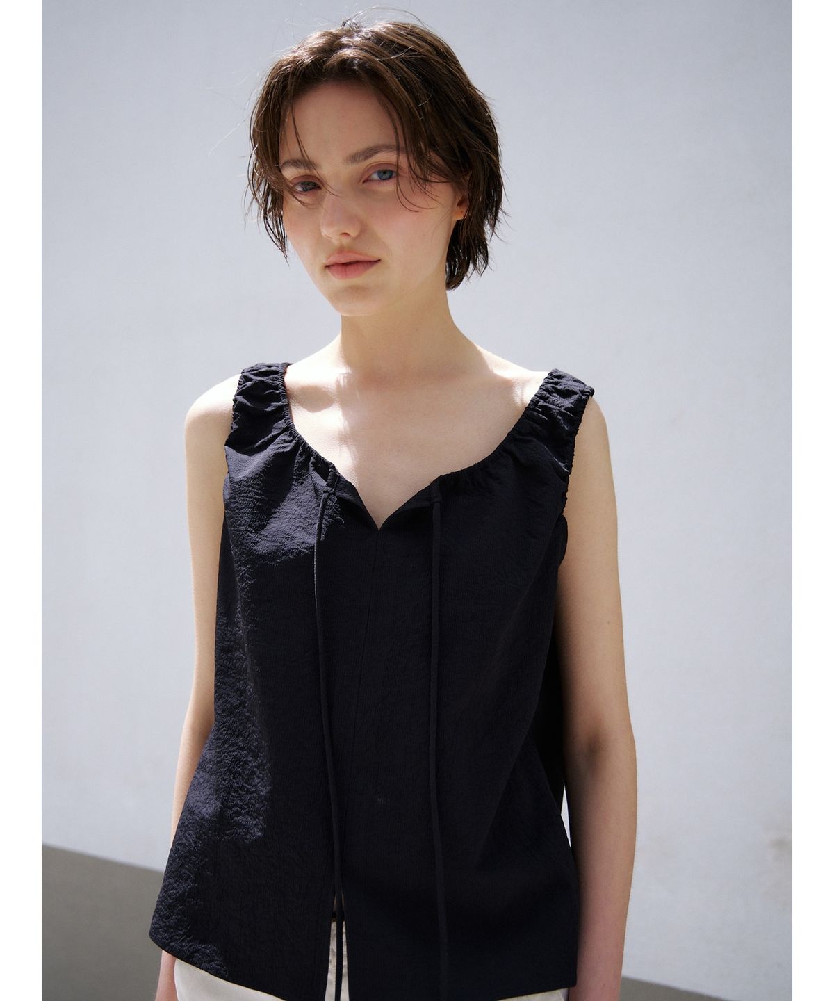 닌닛(NINNIT) Breeze tie blouse (BLACK)