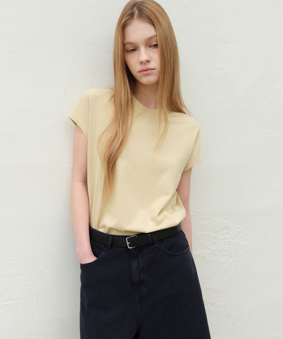 르바(LEVAR) Boyfit Cap Sleeve T-shirt - Cream Butter