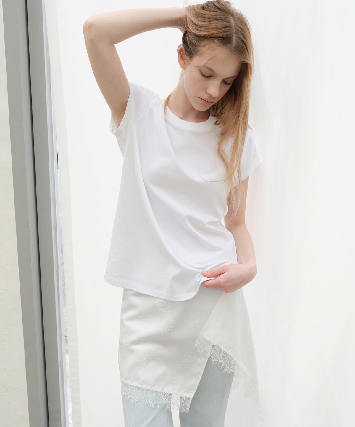 르바(LEVAR) Boyfit Cap Sleeve T-shirt - Snow White