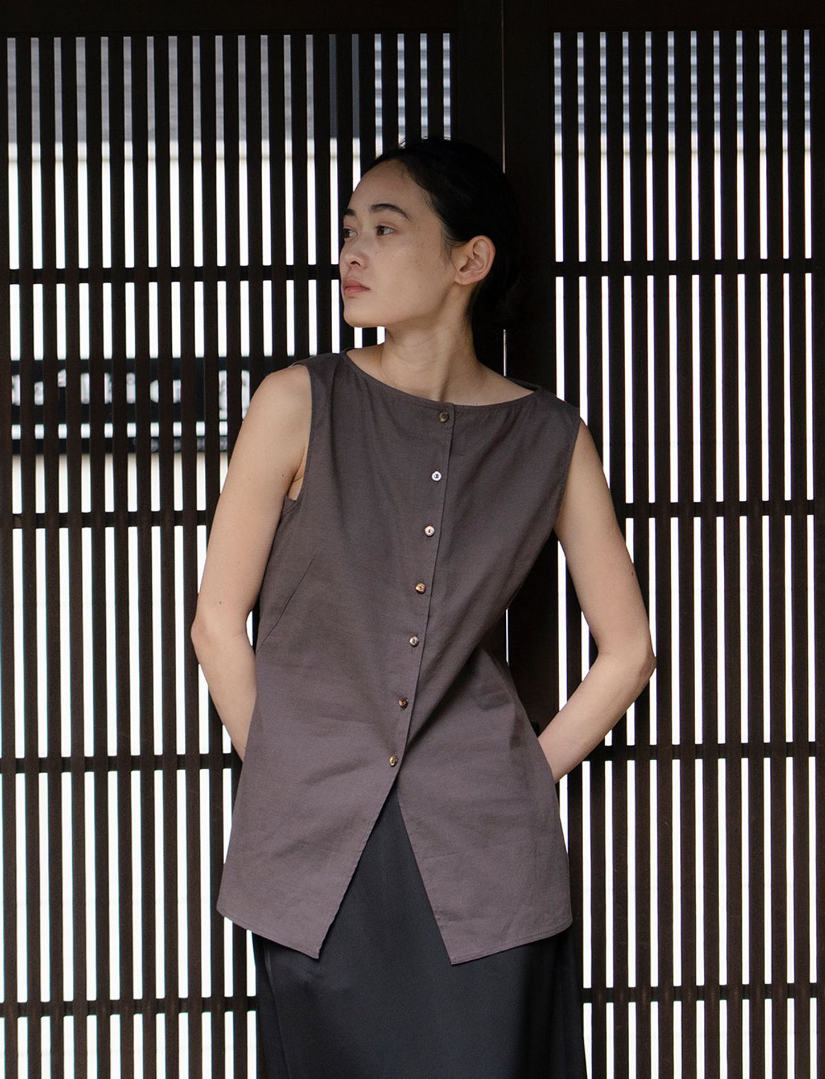 위에버(WEEVER) Maro linen blouse ver. brown