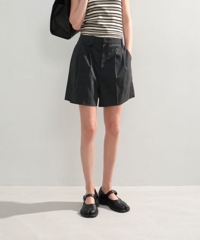 NOMA PINTUCK SHORTS (2COLOR)