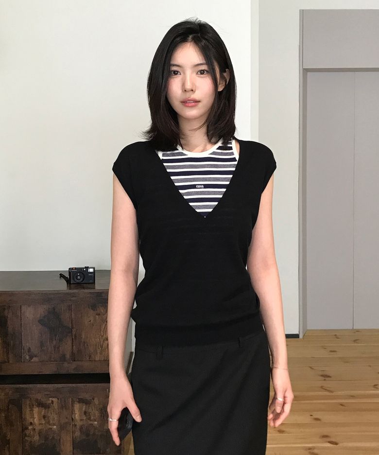 CLOVER V-NECK KNIT VEST (4COLOR)