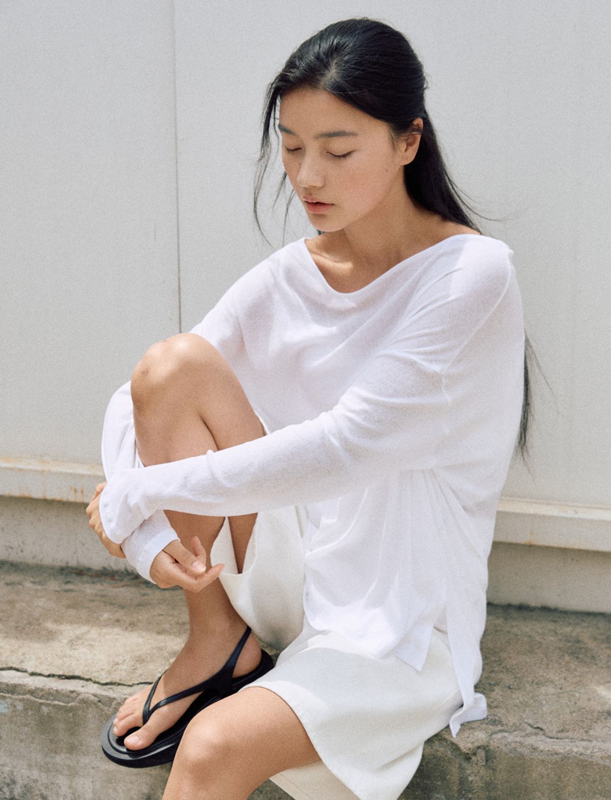 위에버(WEEVER) Mone see-through tee ver. white