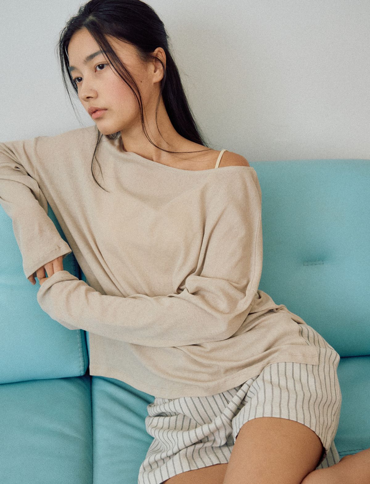 위에버(WEEVER) Mone see-through tee ver. shell beige