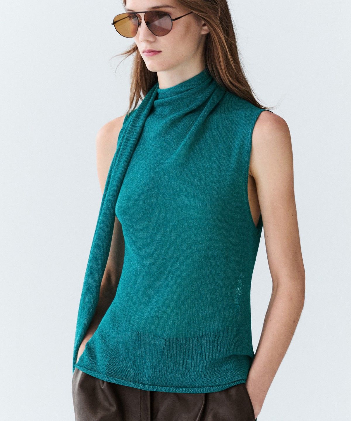 마시모두띠(MASSIMO DUTTI) 스카프 디테일 터틀넥 탑