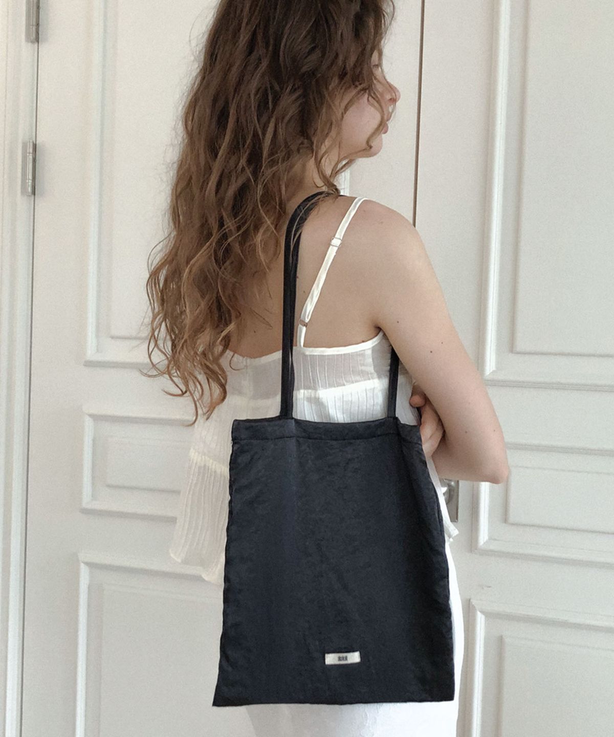 딜라이디(DELIDI) Elrocio satin bag (black)