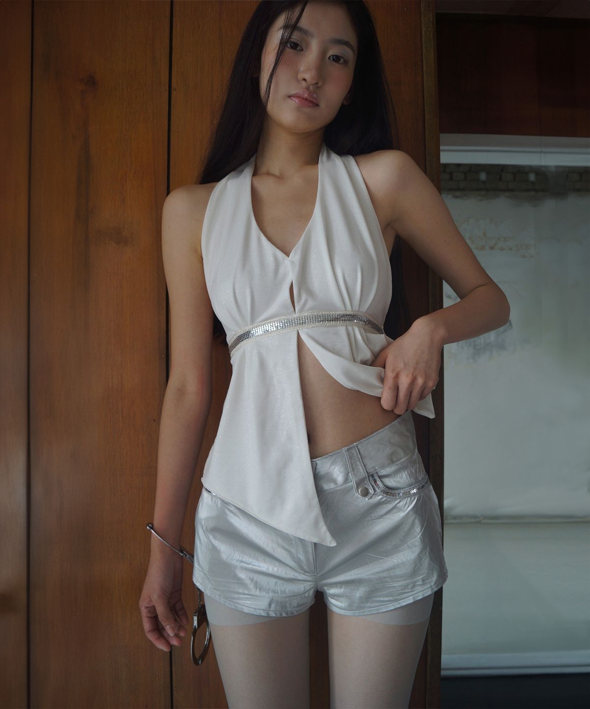 뮤즈뮤지엄(MUSEMUSEUM) Beaded Strap Shirred Halter Top - White