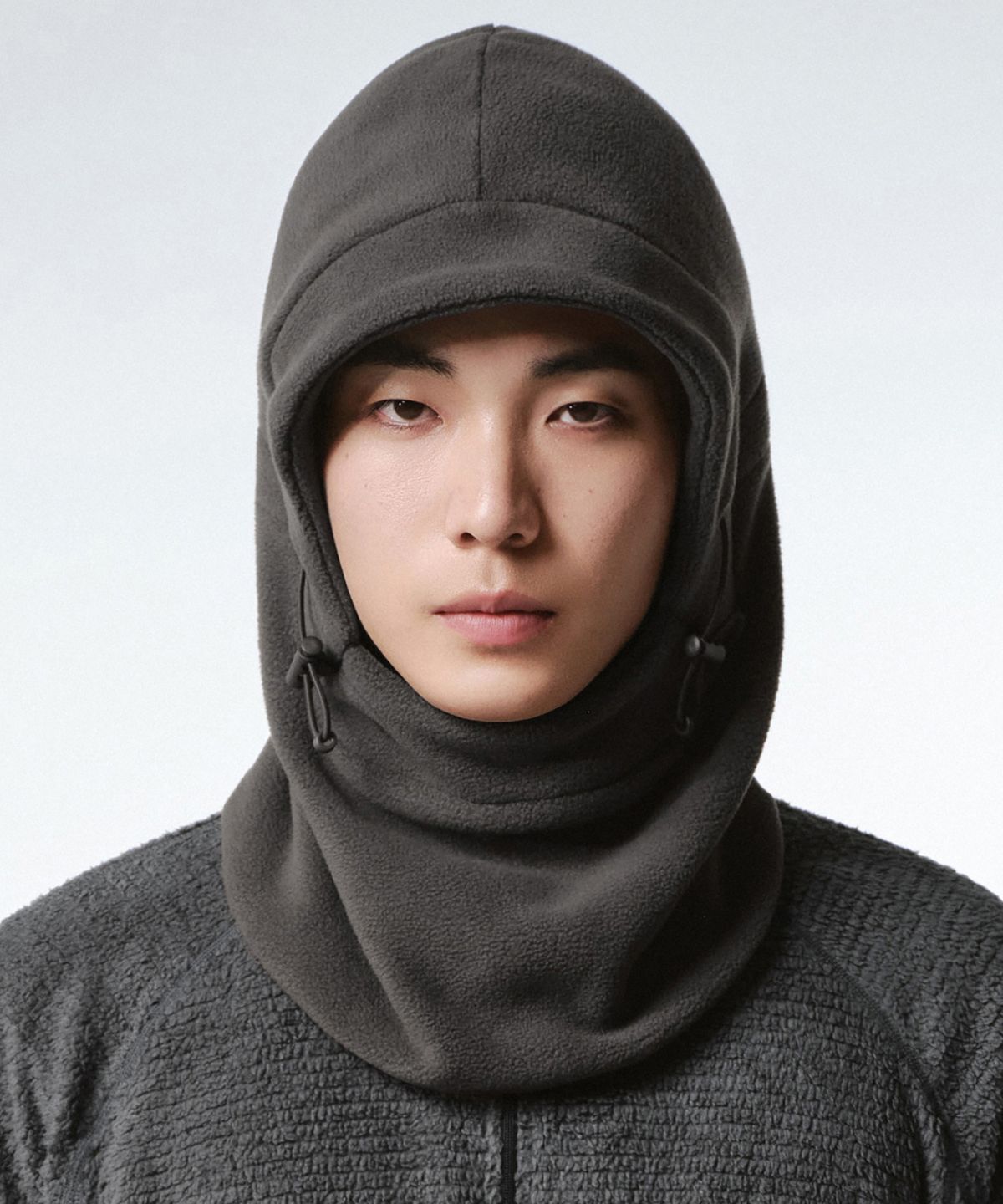 무신사 스탠다드(MUSINSA STANDARD) [시티 레저] 폴라 플리스 바라클라바 [머드 그레이]