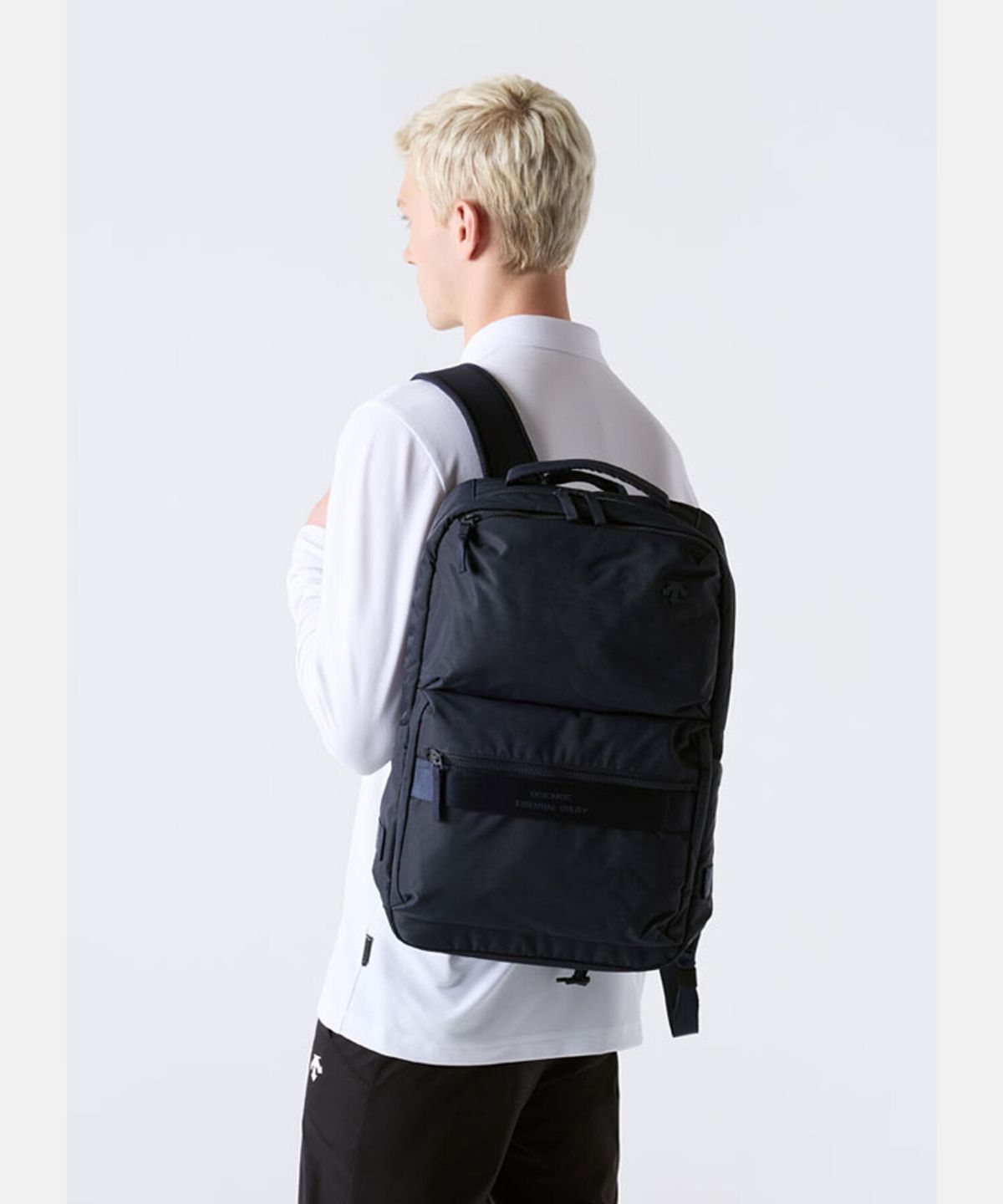 데상트(DESCENTE) 유틸리티 백팩 (25+2L) 네이비 SR323UBP70