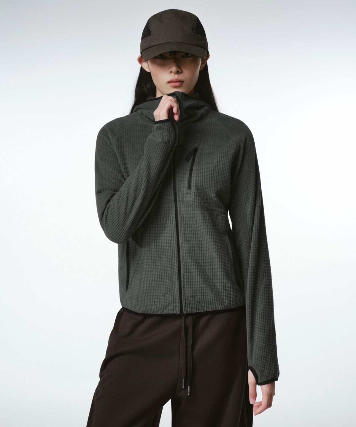 무신사 스탠다드 우먼(MUSINSA STANDARD WOMAN) [시티 레저] 우먼즈 그리드 폴라 플리스 바라클라바 후디드 집업 [머드 그레이]
