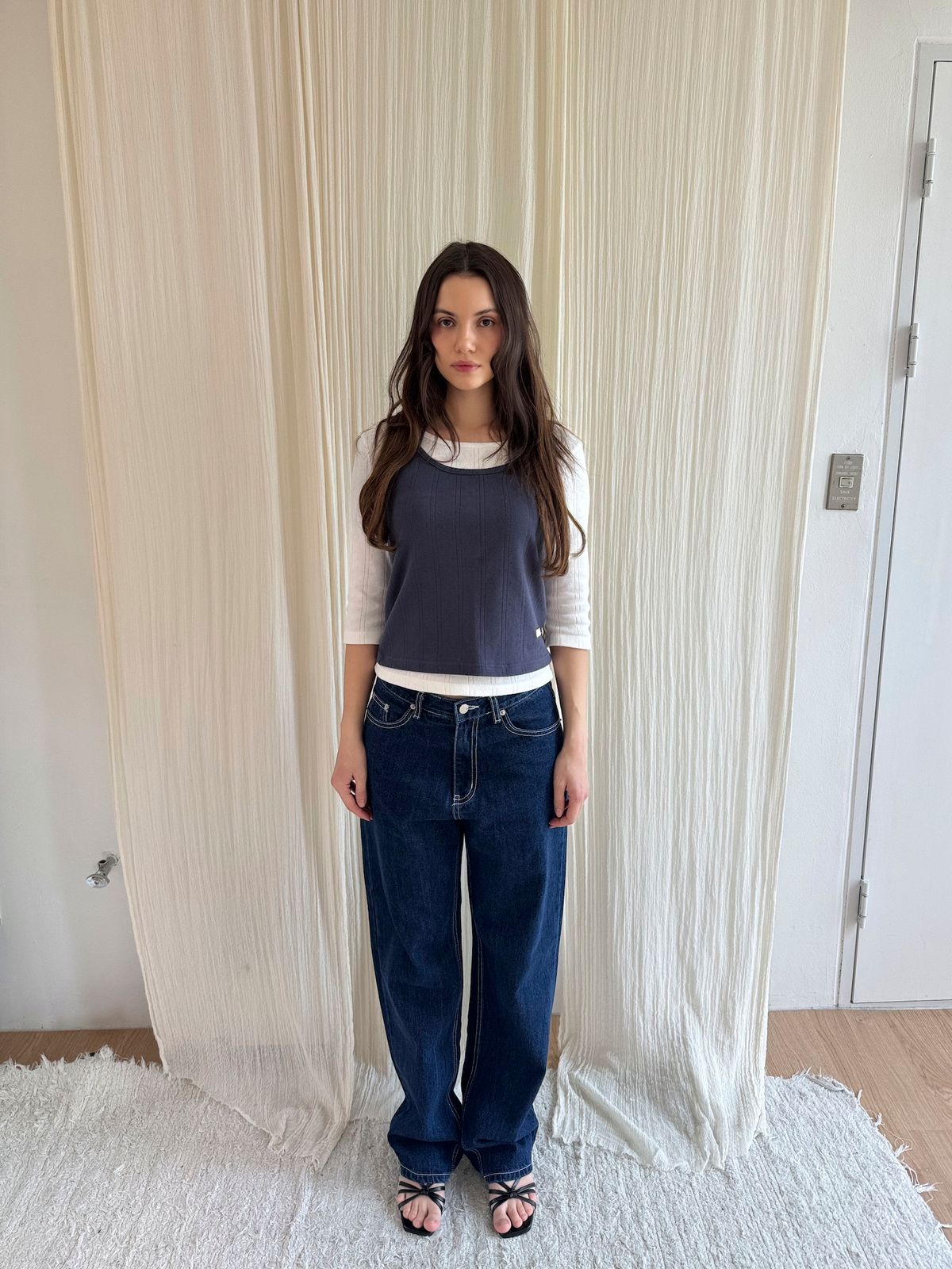 디어시스(Dearsis) Punching Halterneck Top (Navy)