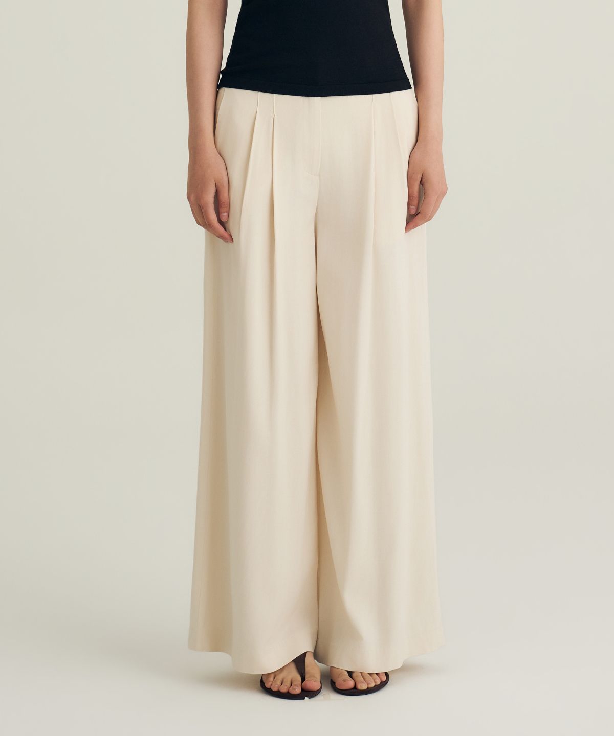비올셋(BE ALL SET) Linen Tuck Detail Wide Pants_Ivory
