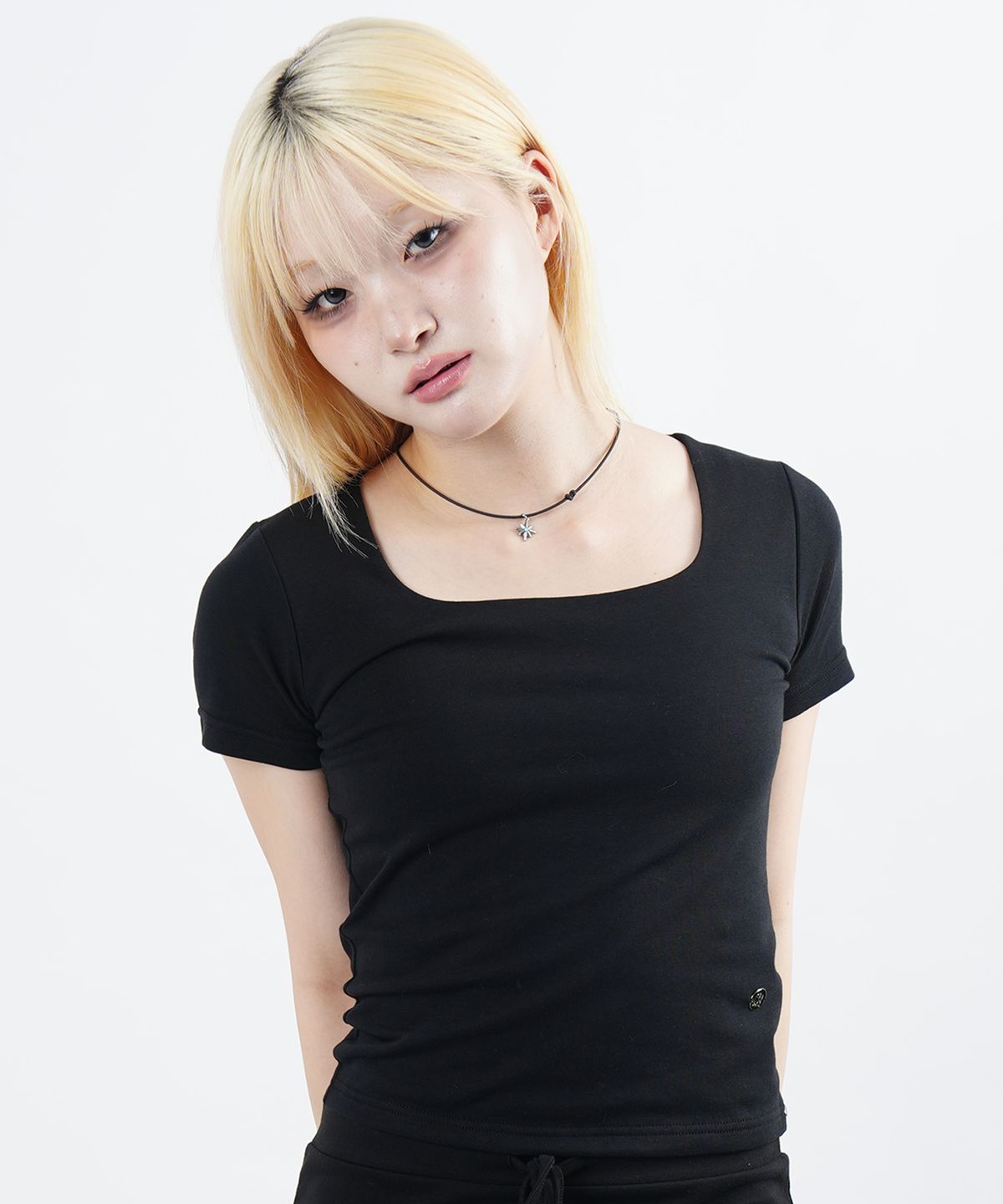 스태리 아이드(STARRYEYED) 스퀘어넥 모달 티셔츠 (블랙)