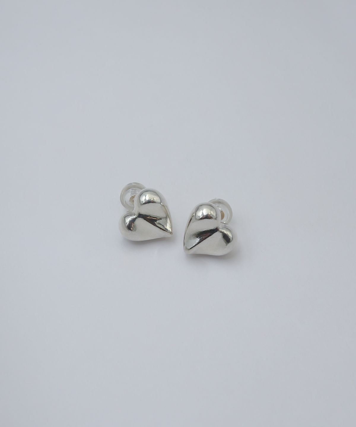 수이오브(SUIOVE) HEART WAVE EARRING