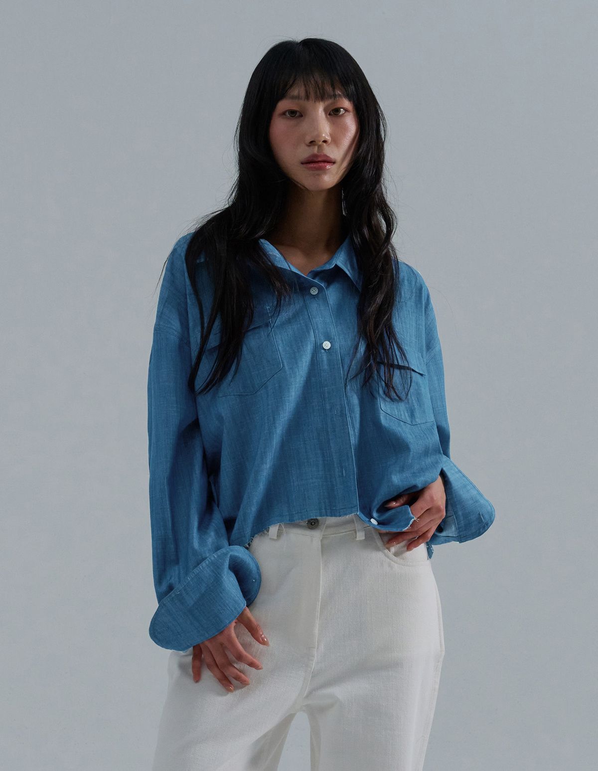 네일비(NEILBE) 슬라브 페이딩 컷오프 데님셔츠 light blue