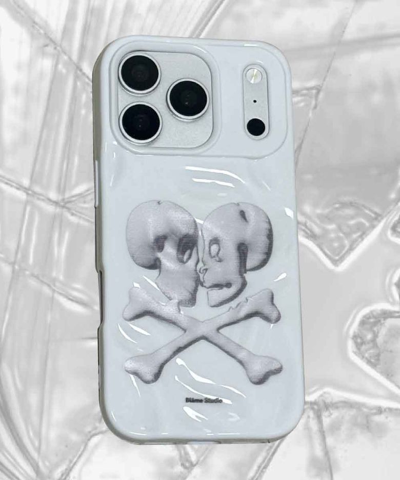 Double White Skull Case