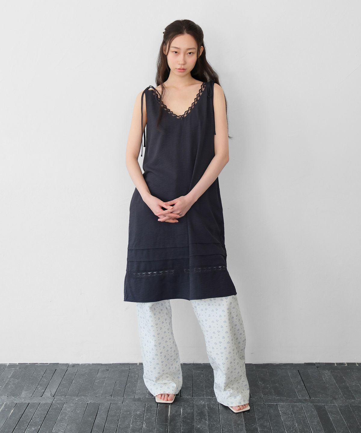 모의(MOUI) Jazz sleeveless ops (NAVY)