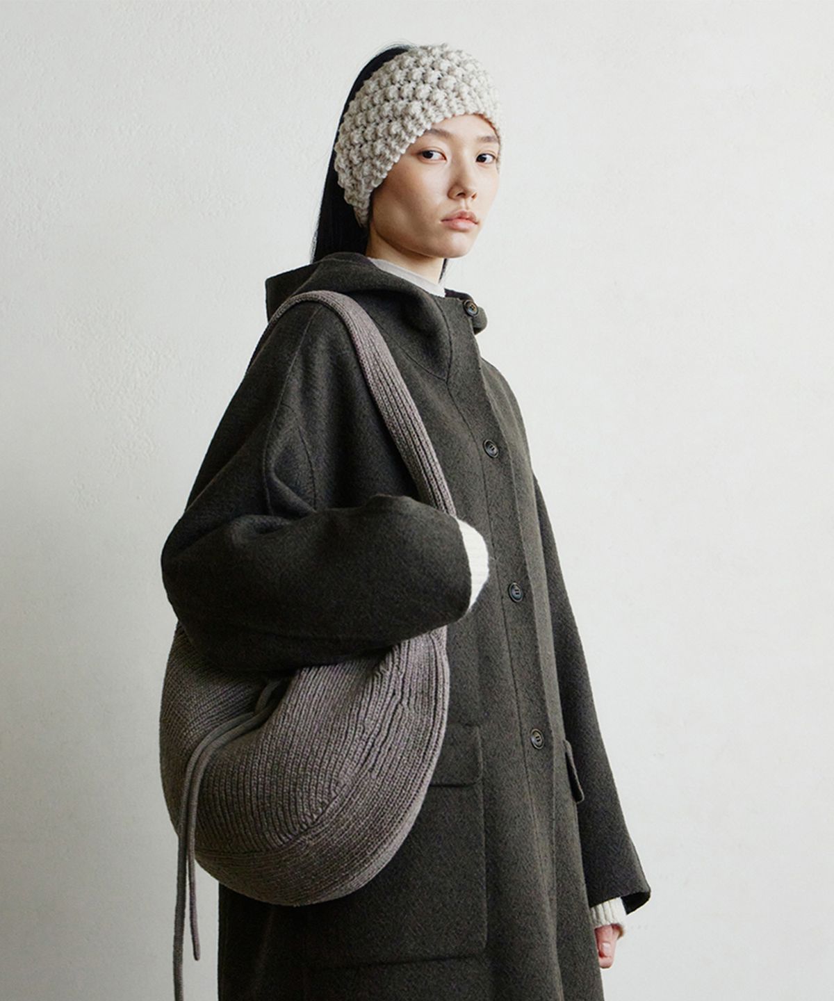 모노크롬(MONOCHROME) picker knit bag (mocha)
