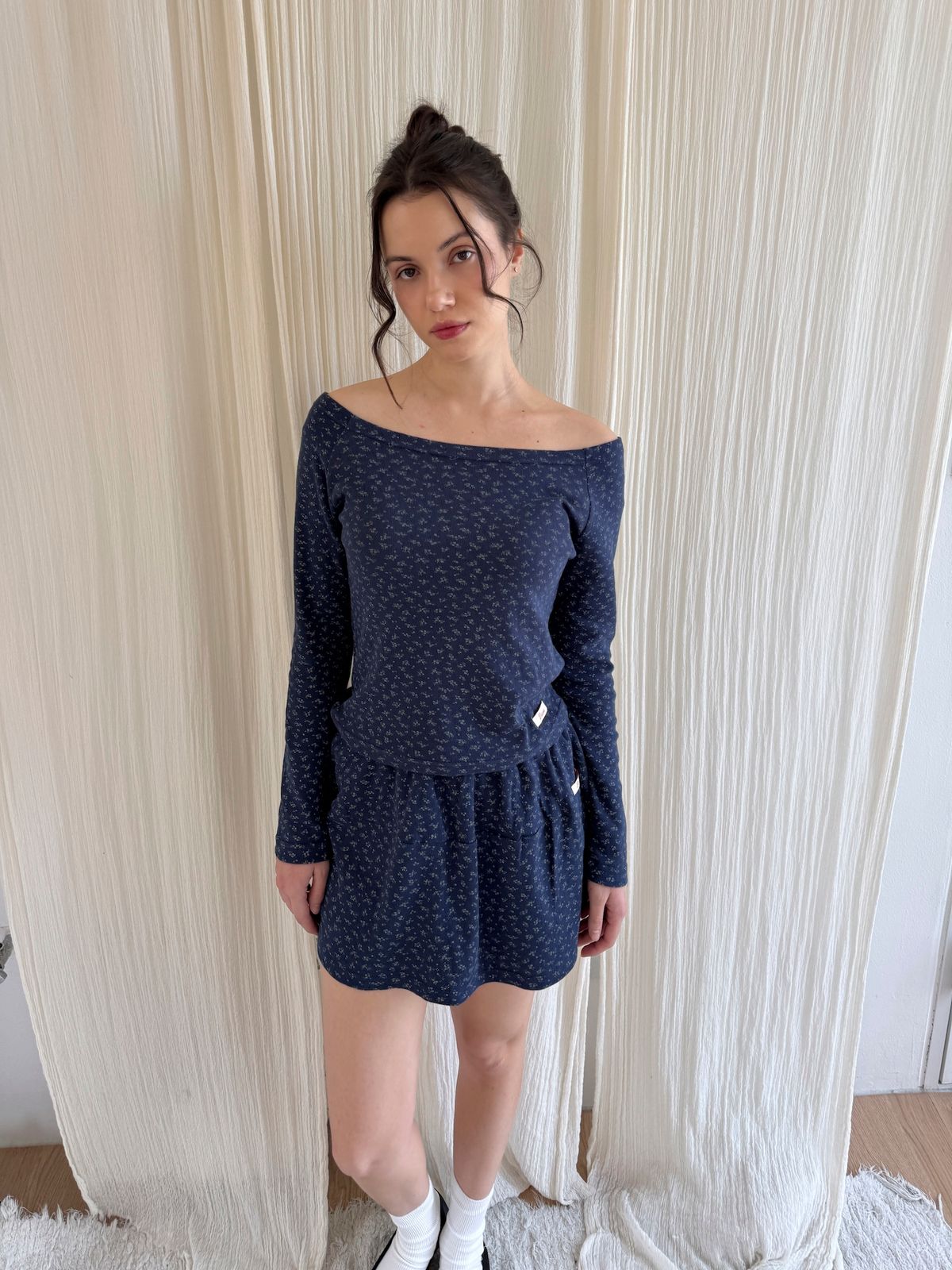 디어시스(Dearsis) Floral Punching Mini Skirt (Navy)